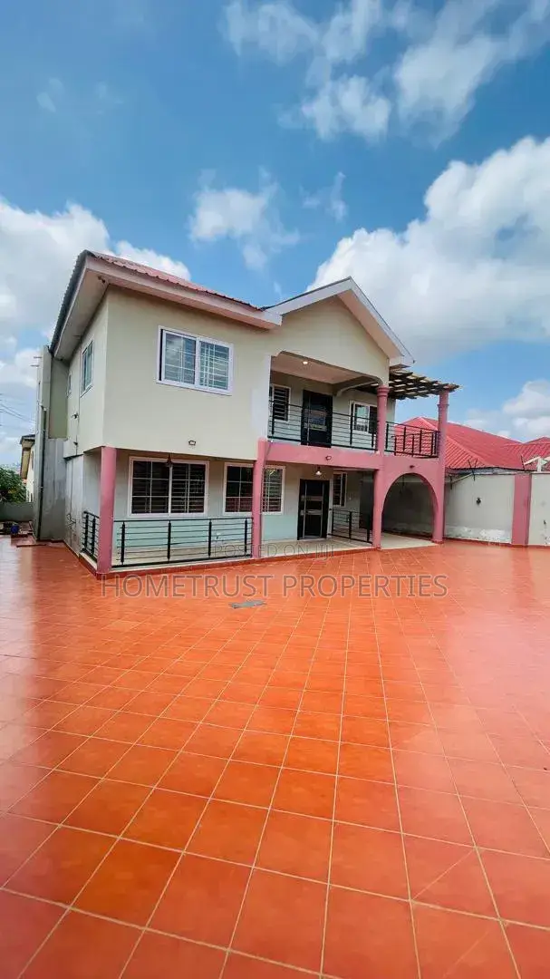 5bdrm Duplex in Pokuase Acp for rent in Pokuase