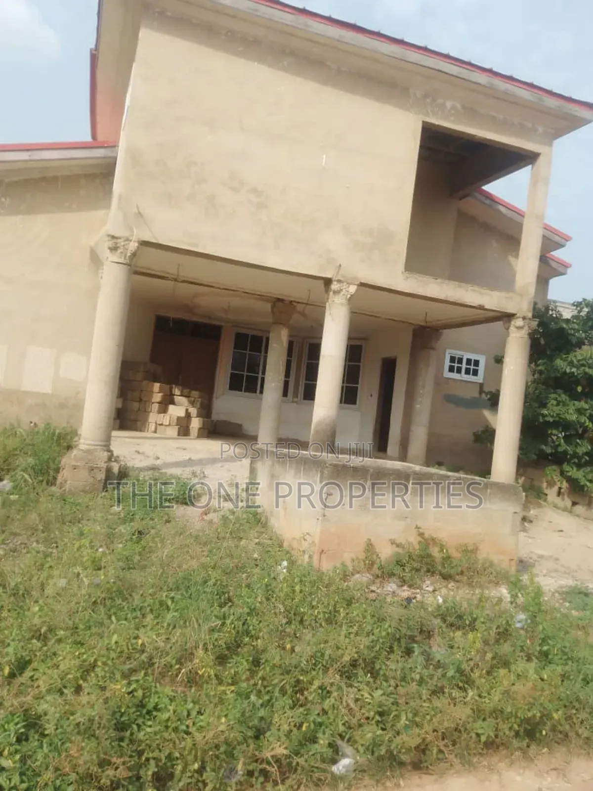 5bdrm Mansion in Amasaman Satellite for sale in Amasaman