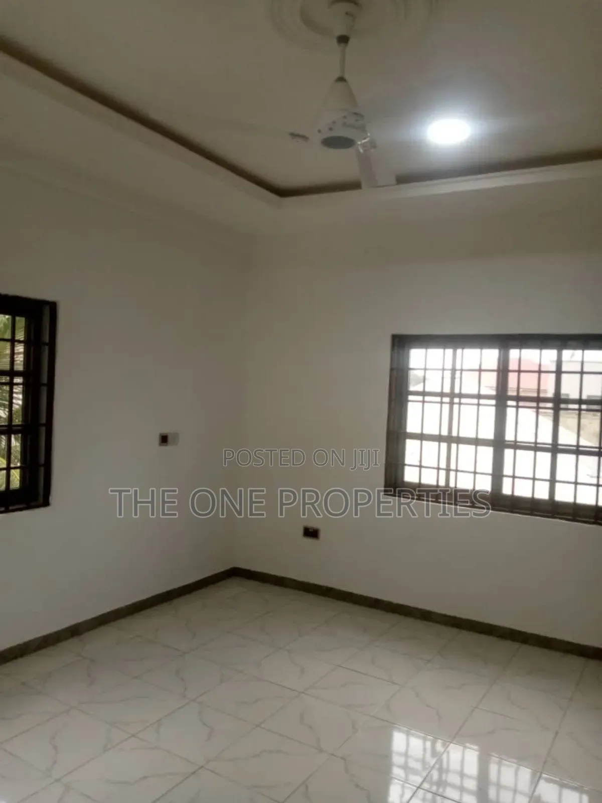 5bdrm Mansion in Amasaman Satellite for sale in Amasaman