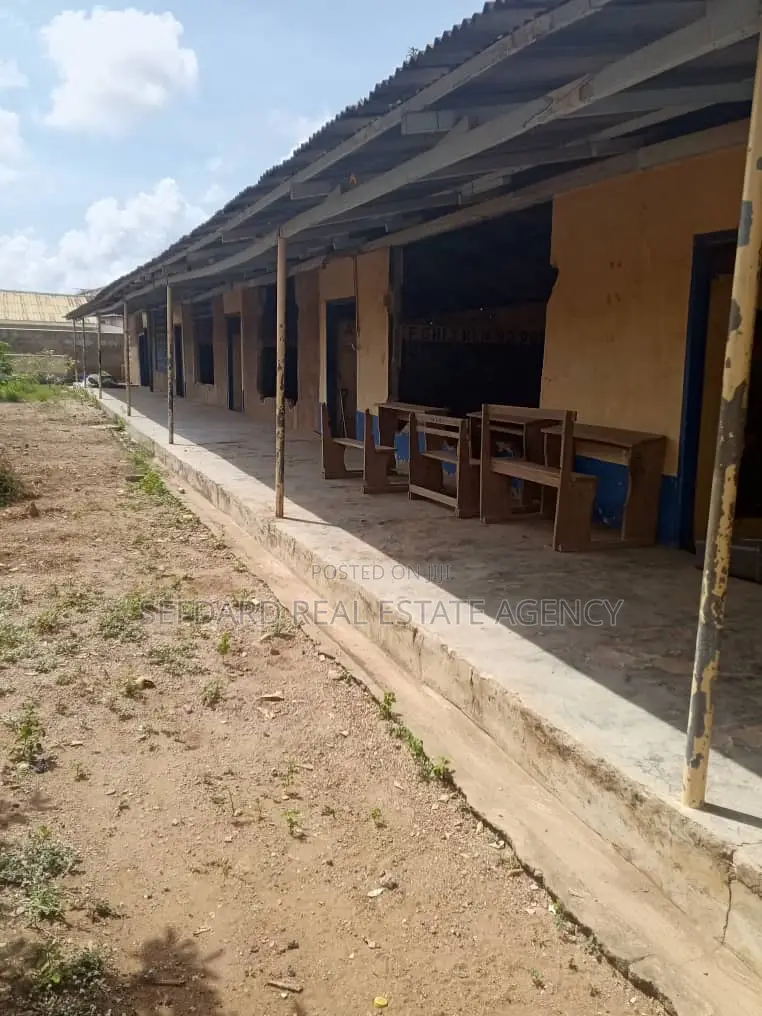 Hot Sale – Prime Old School Complex for Sale in Santa Maria