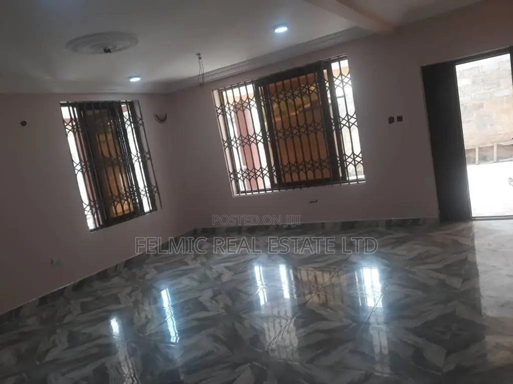 10bdrm Apartment in Felmic Real Estate, Kwabenya for sale in Kwabenya