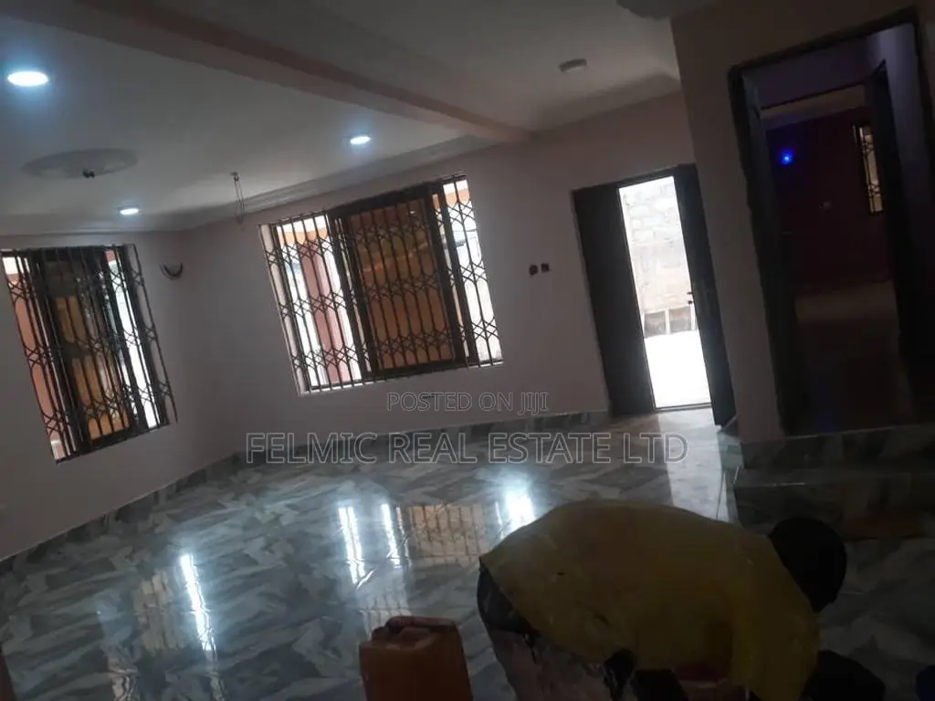 10bdrm Apartment in Felmic Real Estate, Kwabenya for sale in Kwabenya