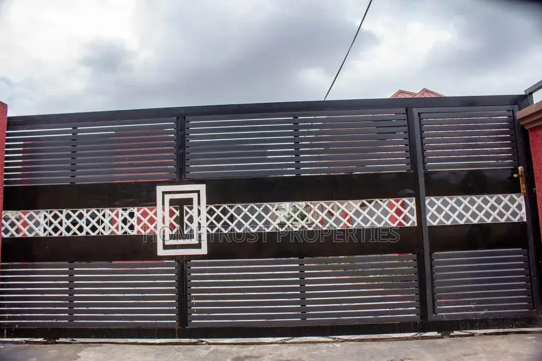 3bdrm House in Amasaman Sarpeiman for sale in Amasaman