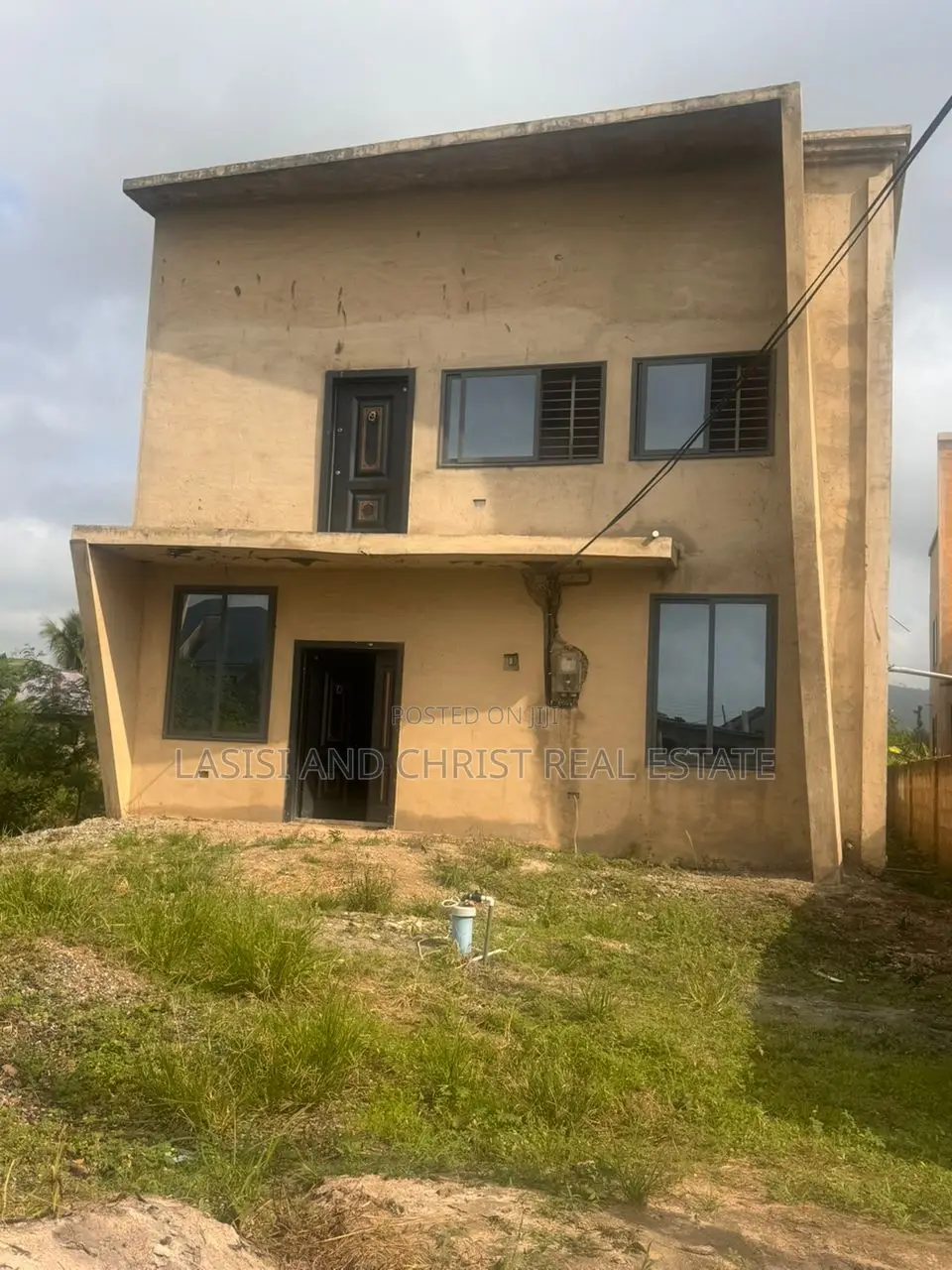 5bdrm Duplex in Lasisi And Christ, Amasaman for sale in Amasaman