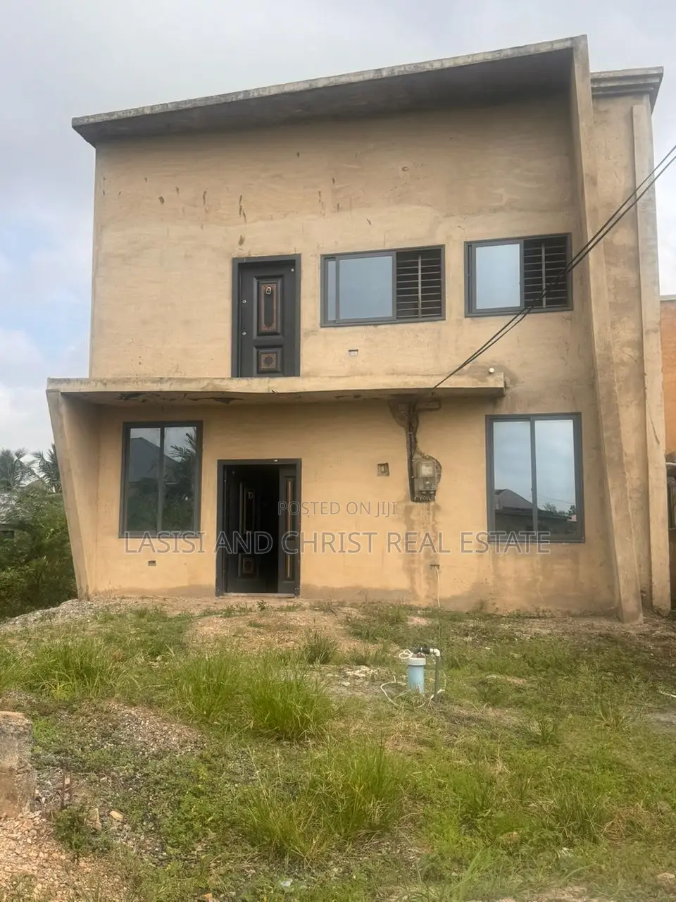 5bdrm Duplex in Lasisi And Christ, Amasaman for sale in Amasaman