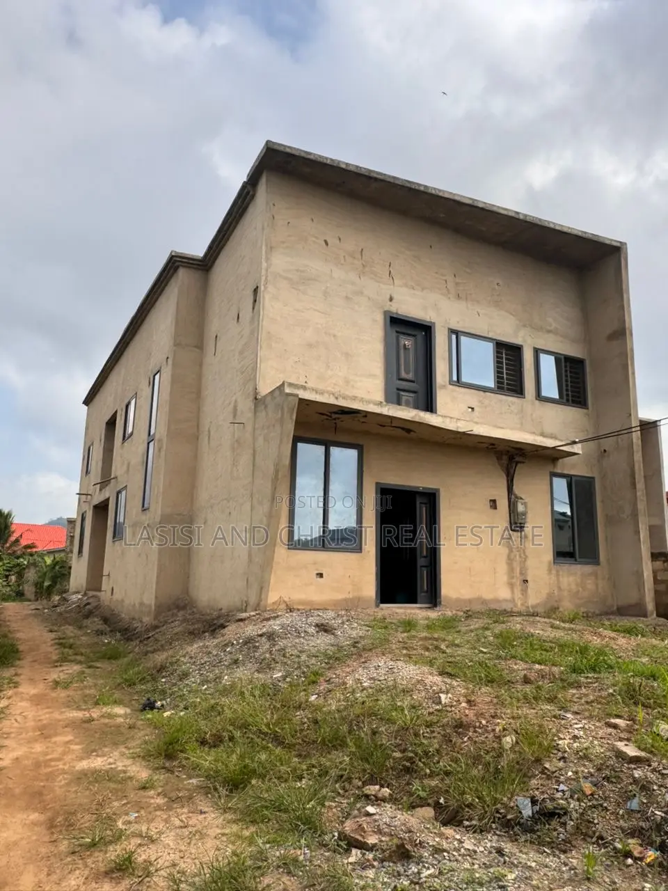 5bdrm Duplex in Lasisi And Christ, Amasaman for sale in Amasaman