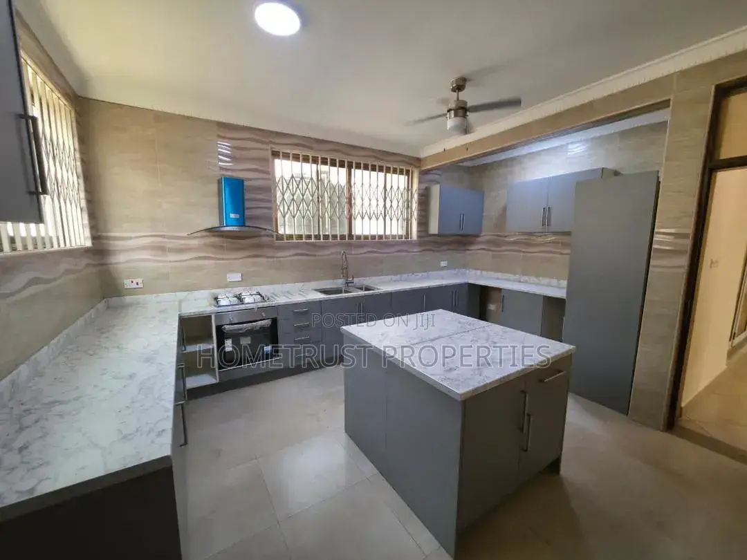 8bdrm Duplex in East Legon A&C Mall for rent in A&C Mall Area