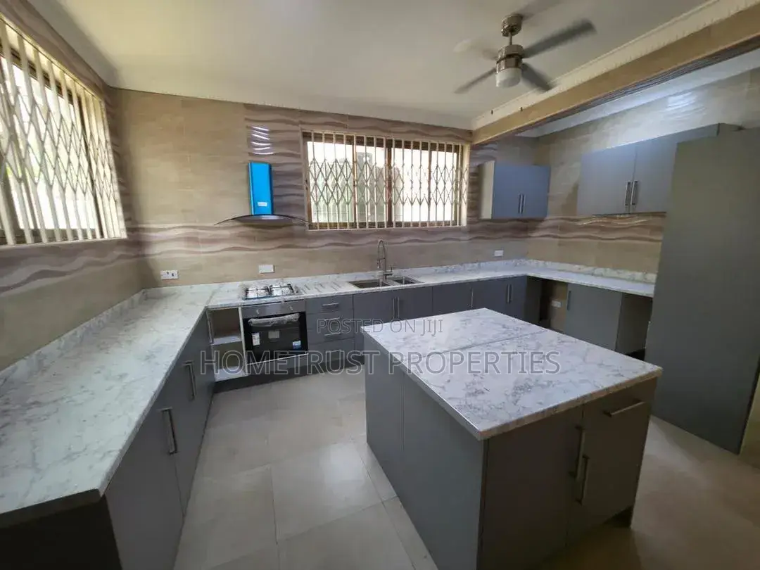 8bdrm Duplex in East Legon A&C Mall for rent in A&C Mall Area