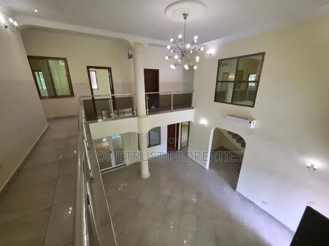 8bdrm Duplex in East Legon A&C Mall for rent in A&C Mall Area