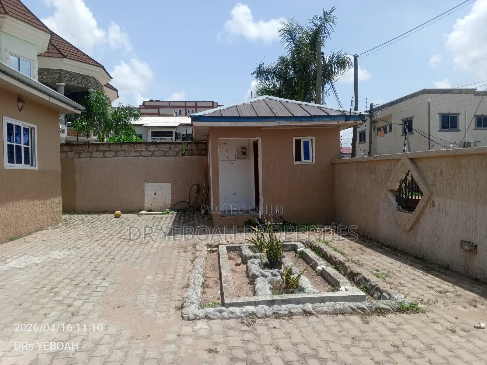 5bdrm House in Teshie Greda Estate, Manet Junction for rent in Manet Junction