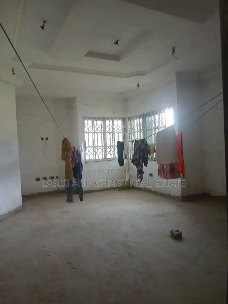 5bdrm Duplex in Lasisi And Christ, Amasaman for sale in Amasaman