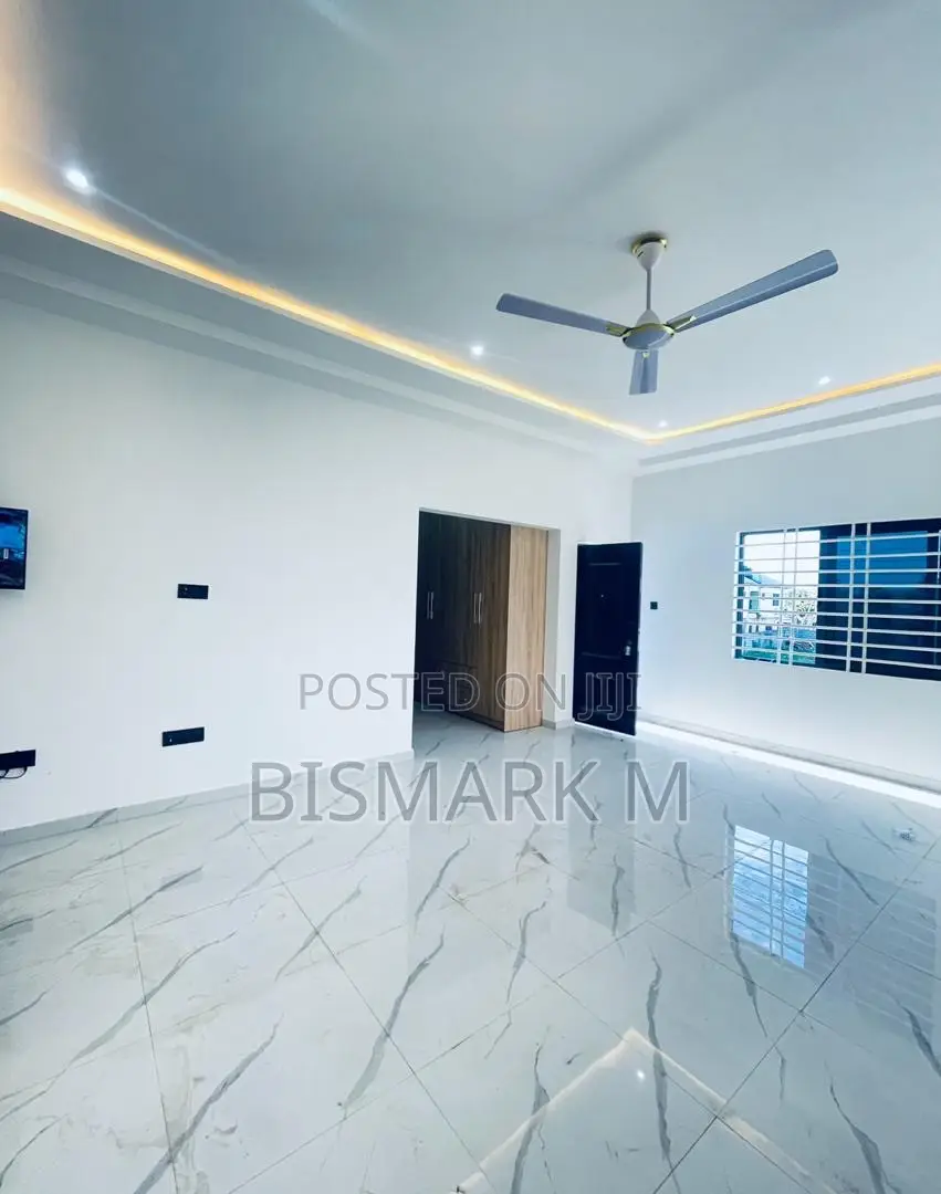 4bdrm House in Lakeside Estate., Ashaley Botwe for sale in Ashaley Botwe