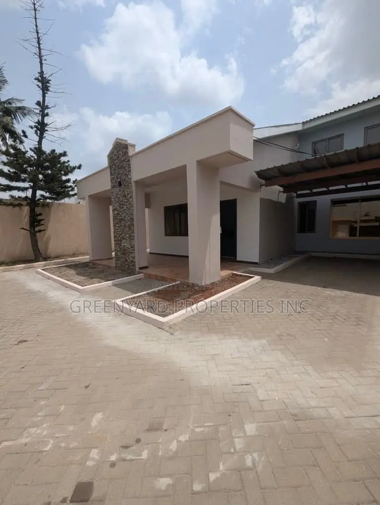 4bdrm House in Bawaleshie Rd, East Legon for rent in East Legon
