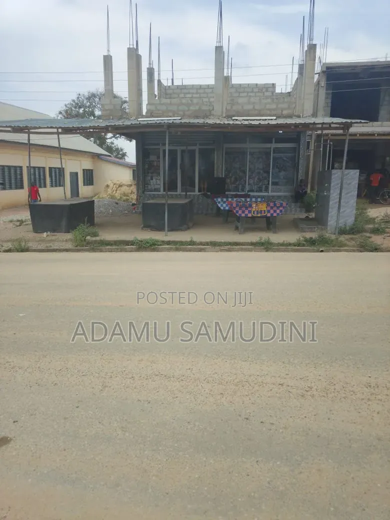 Road Side 2 Shops With Two Mini Flats (2 Single Room Self) Obakrowa in Ga South Municipal