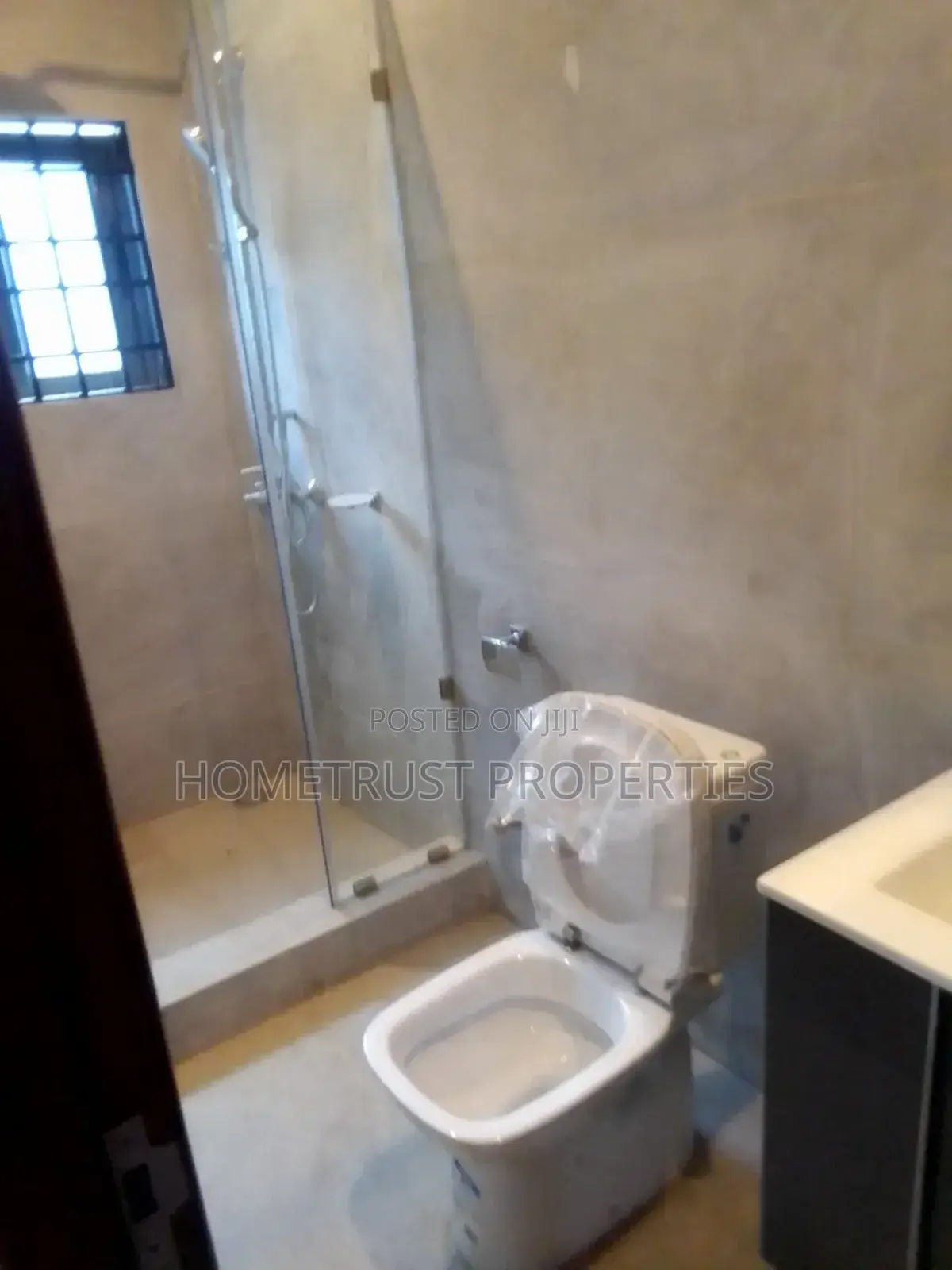 4bdrm Duplex in Ashongman Melcom, Police Station for rent in Police Station