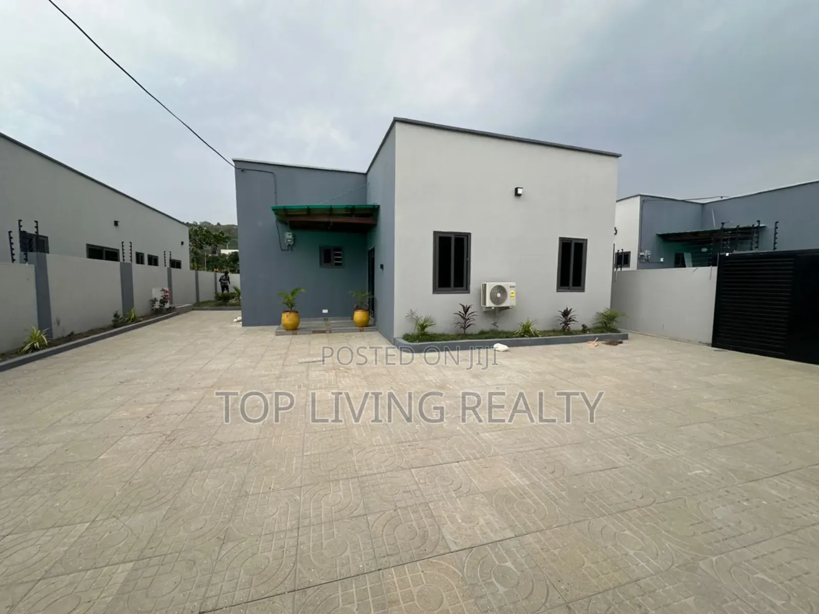 3bdrm Bungalow in Ayi Mensa, Oyarifa Mall Area for sale in Oyarifa Mall Area