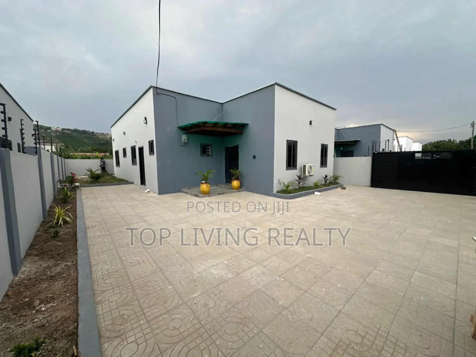 3bdrm Bungalow in Ayi Mensa, Oyarifa Mall Area for sale in Oyarifa Mall Area