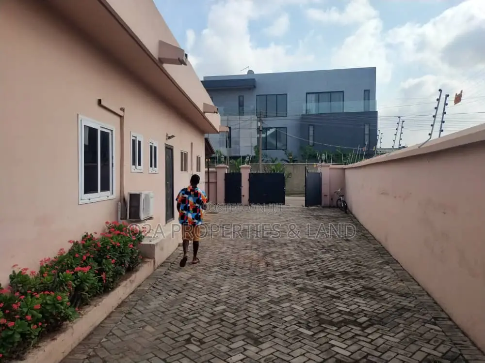 4bdrm House in Dzowulu, Dzorwulu for rent in Dzorwulu