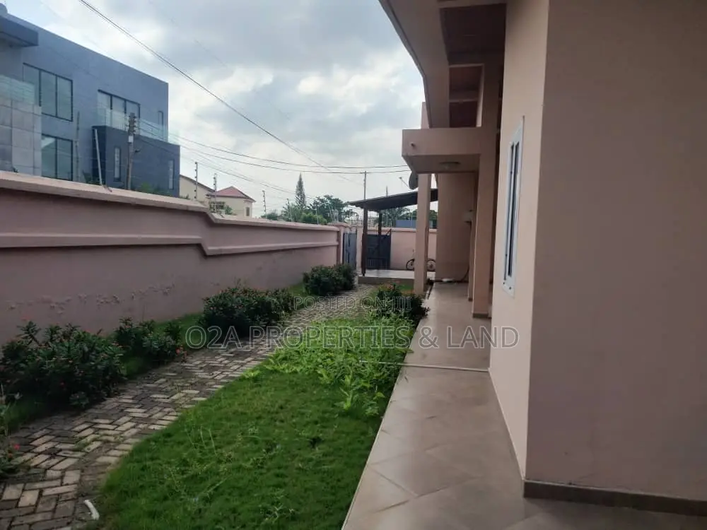 4bdrm House in Dzowulu, Dzorwulu for rent in Dzorwulu