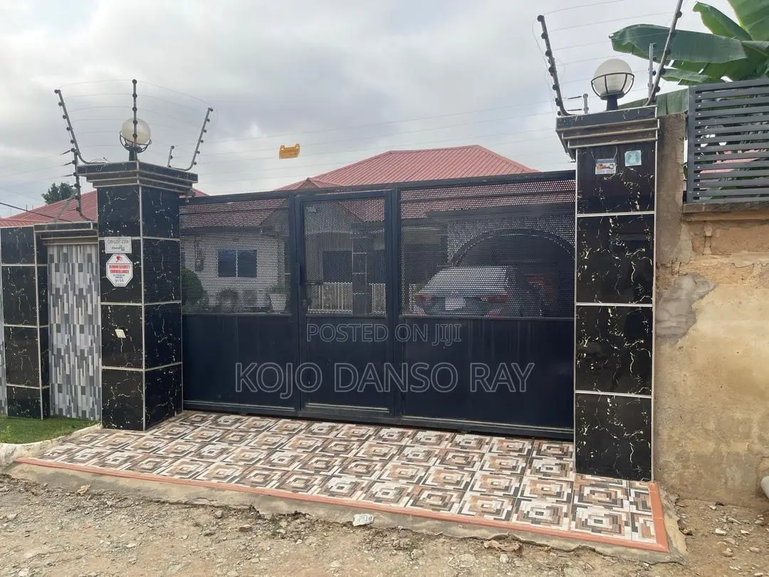 4bdrm House in Kwabenya for sale in Kwabenya