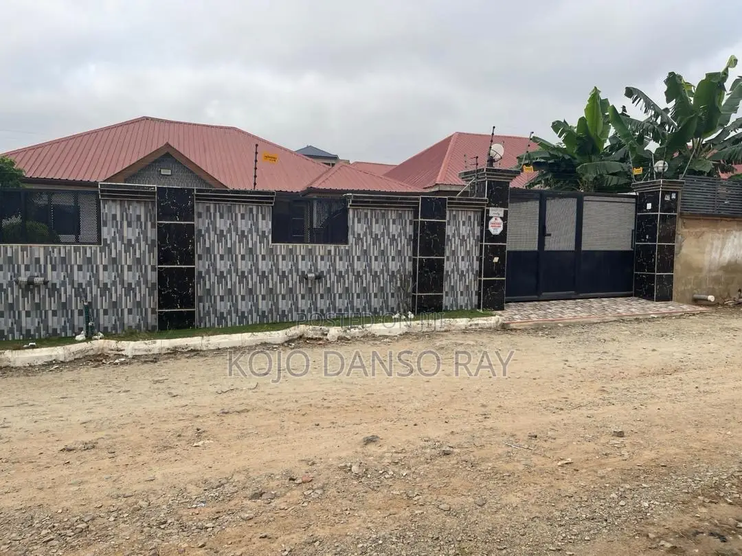 4bdrm House in Kwabenya for sale in Kwabenya