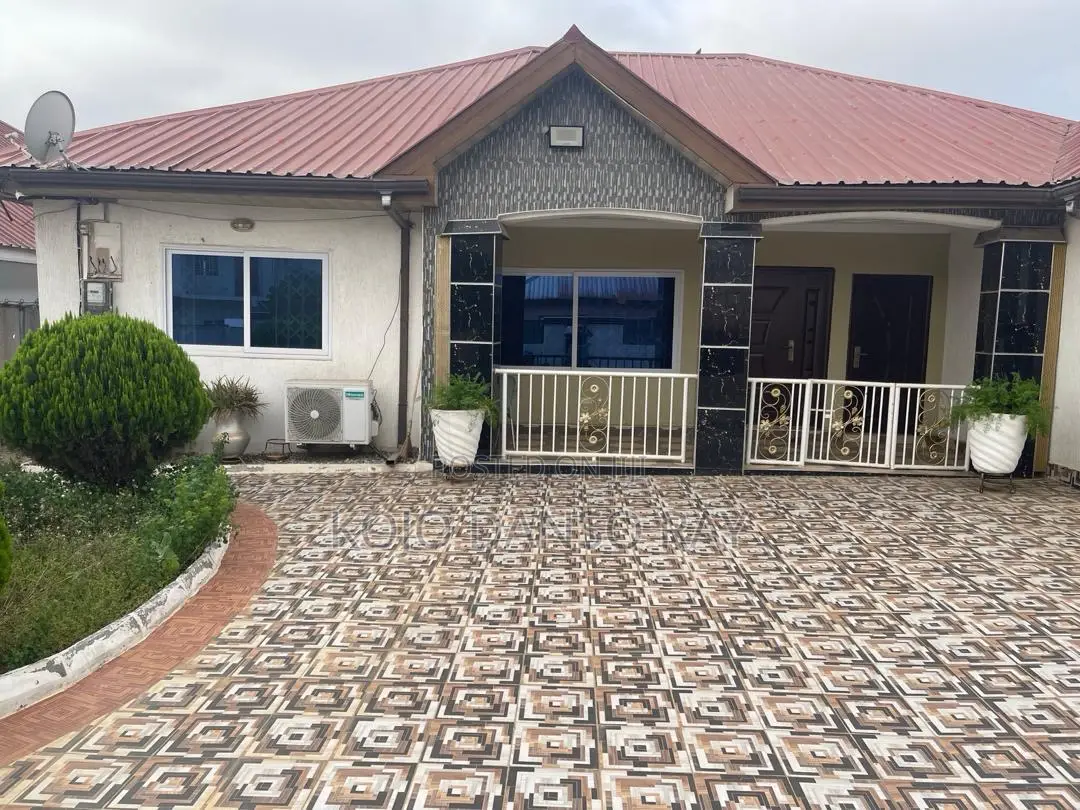 4bdrm House in Kwabenya for sale in Kwabenya