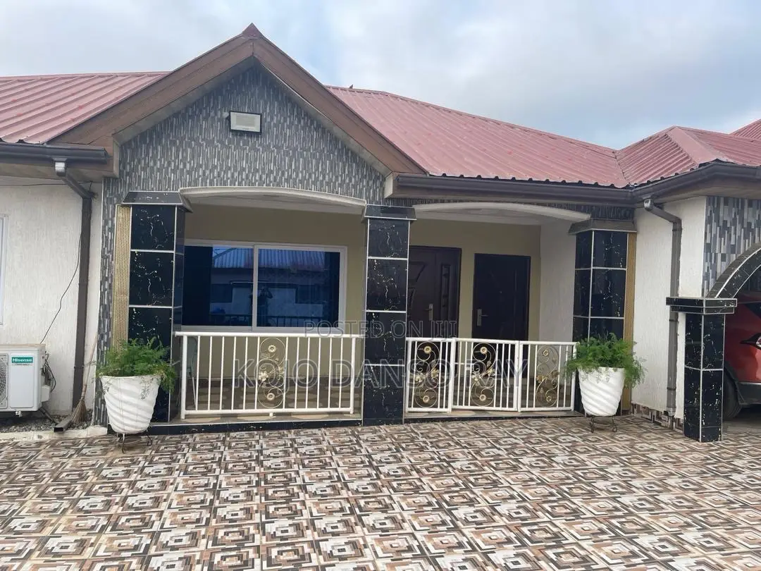 4bdrm House in Kwabenya for sale in Kwabenya