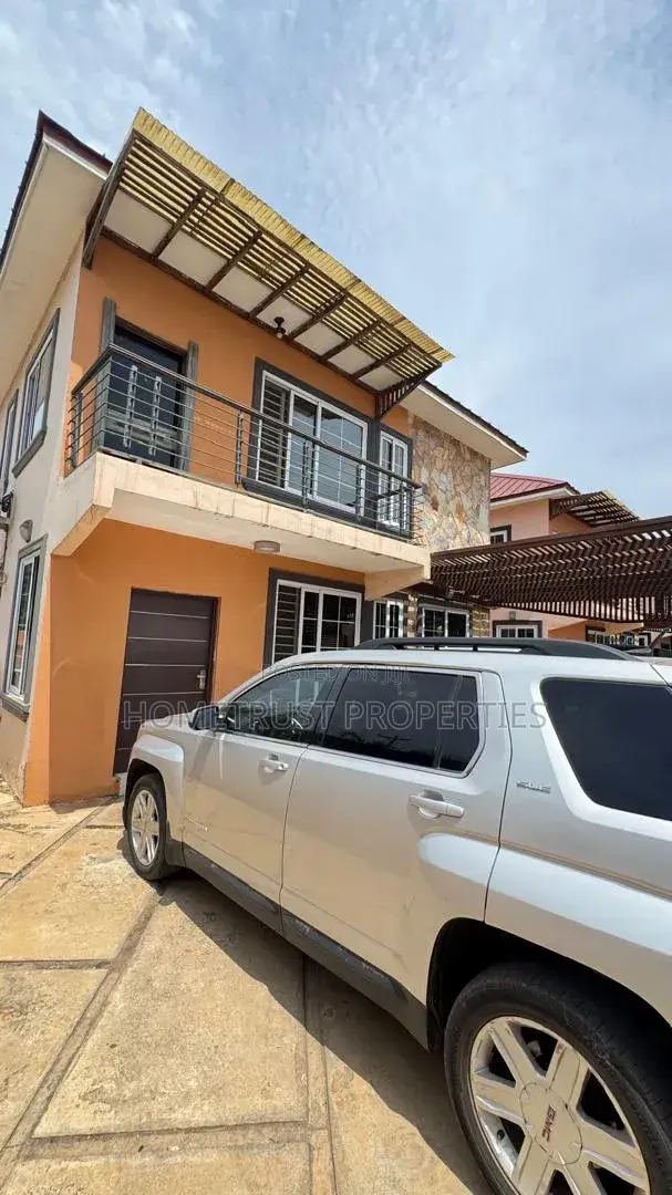 3bdrm Duplex in Achimota School Area for rent in School Area