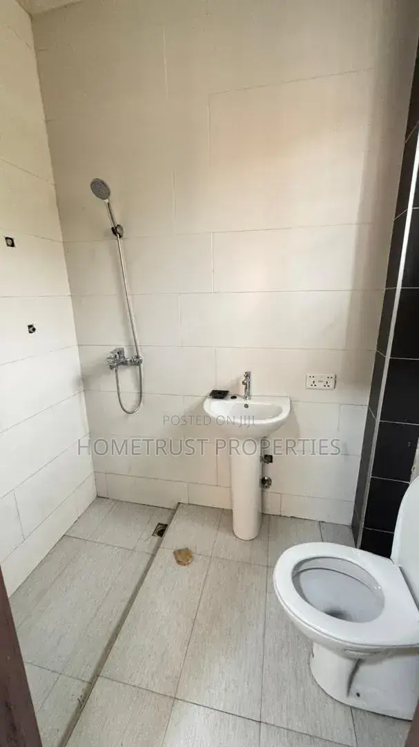 3bdrm Duplex in Achimota School Area for rent in School Area