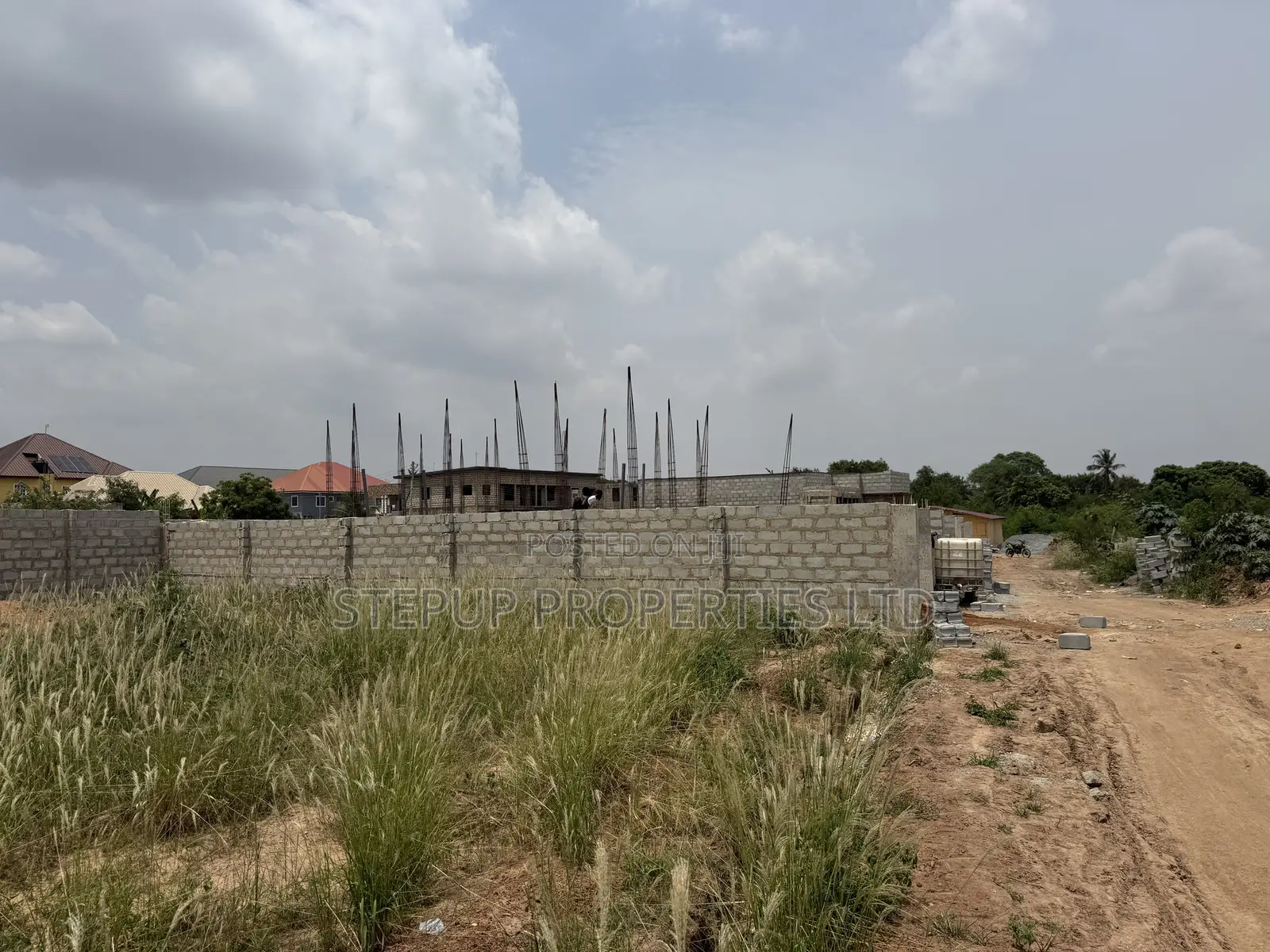 40/100ft Plot of Land at Abokobi Boi Junction. in Abokobi