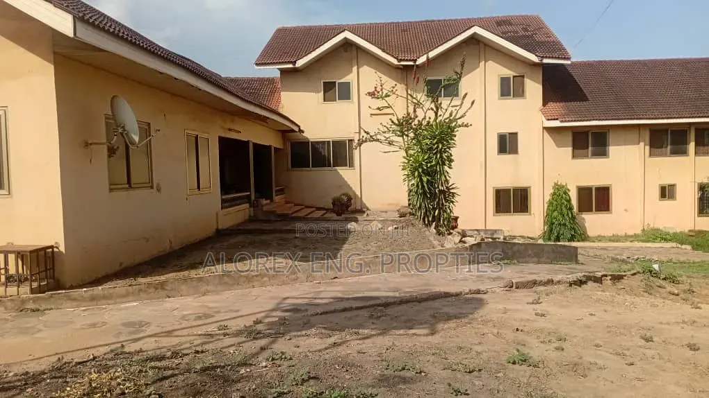 14bdrm House in $2.5 M, Adjiringano, Ability for sale in Ability
