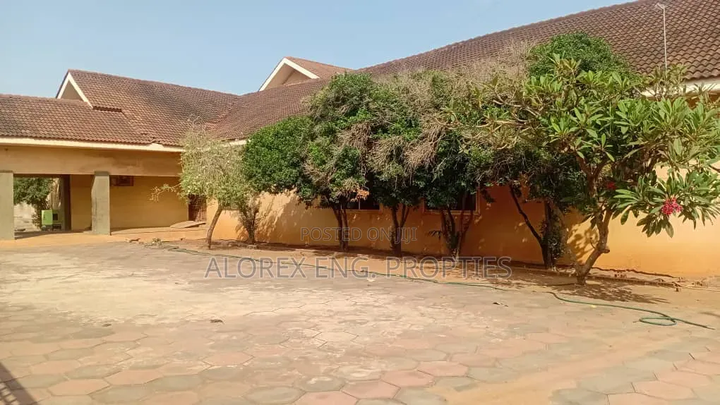 14bdrm House in $2.5 M, Adjiringano, Ability for sale in Ability