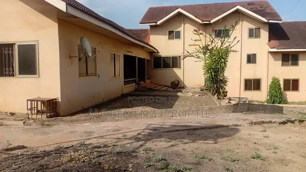 14bdrm House in $2.5 M, Adjiringano, Ability for sale in Ability