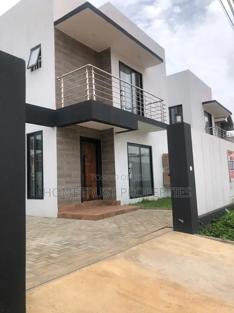 4bdrm Duplex in East Legon Ais Area, American House for rent in American House