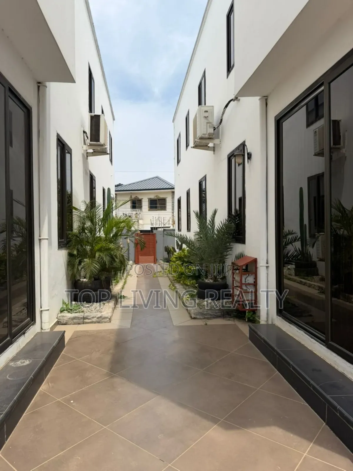 2bdrm Apartment in West Trassaco, East Legon for rent in East Legon
