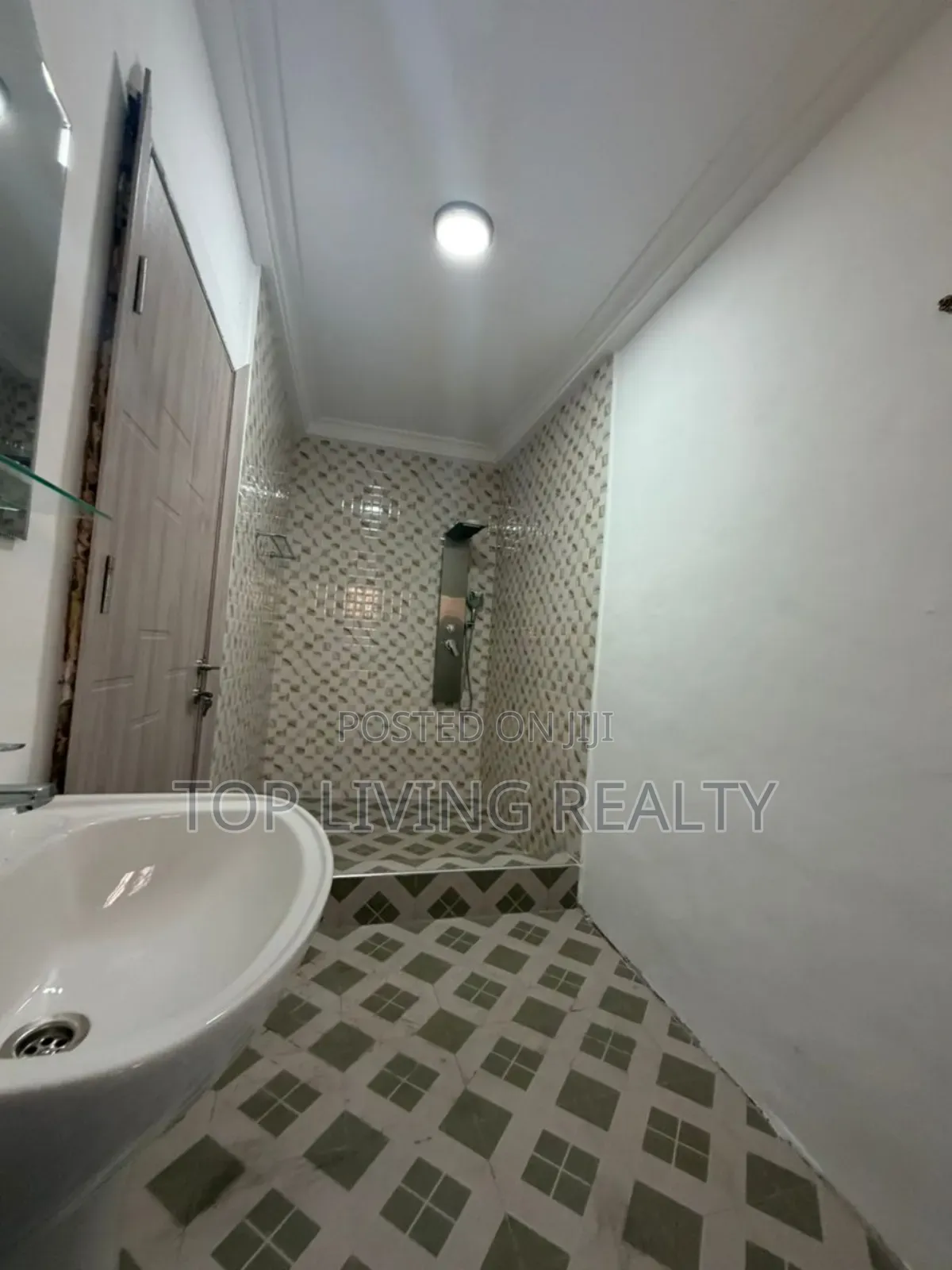 4bdrm Apartment in Nanakrom, Nmai-Dzorn for rent in Nmai-Dzorn