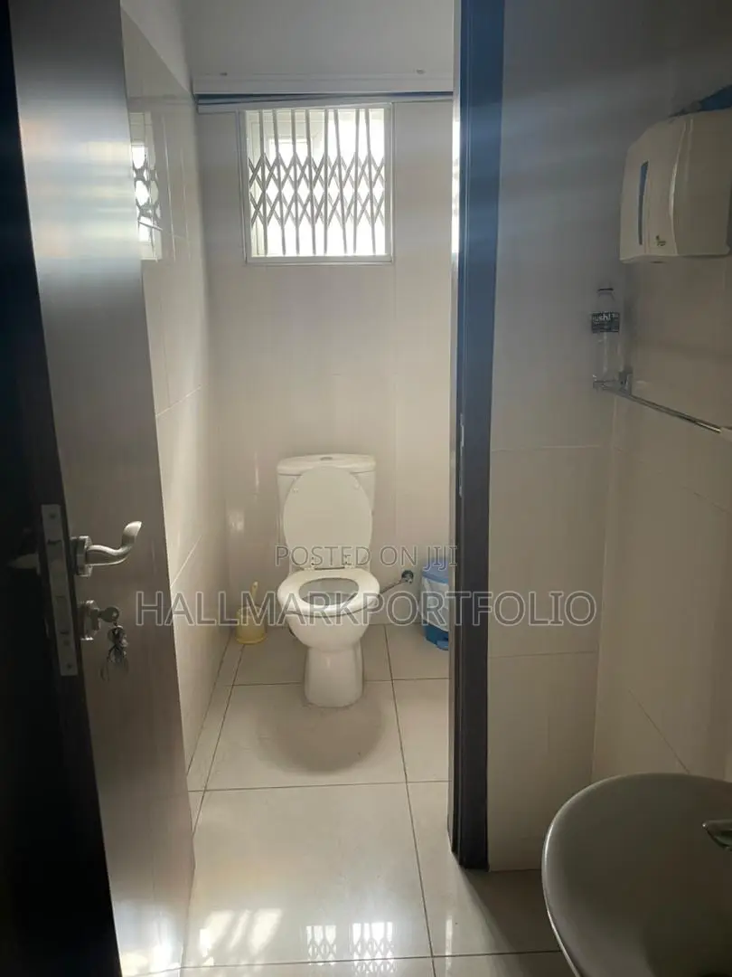 Office Space Ringway Estate in Osu