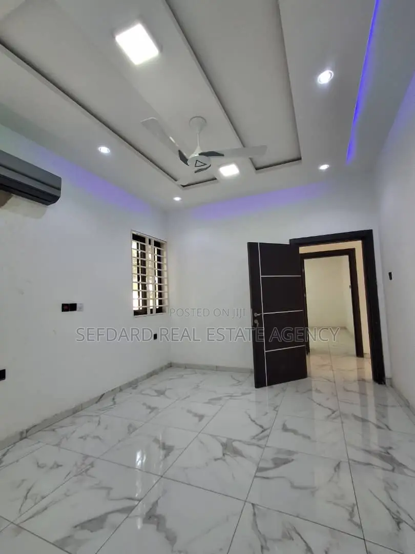 4bdrm Duplex in Sefdard Properties, Haatso for sale in Haatso