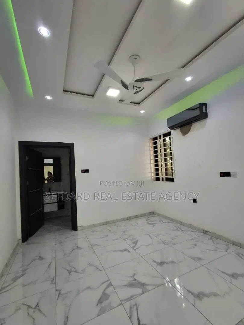 4bdrm Duplex in Sefdard Properties, Haatso for sale in Haatso