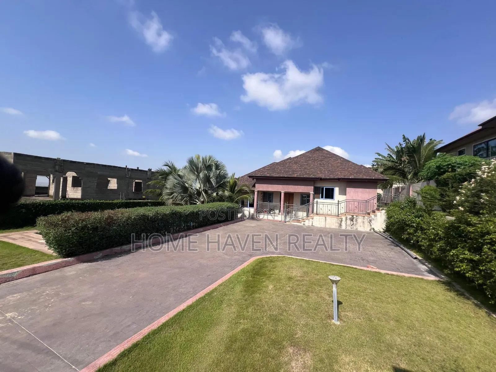 3bdrm House in Krokrobite, Bortiano for sale in Bortiano