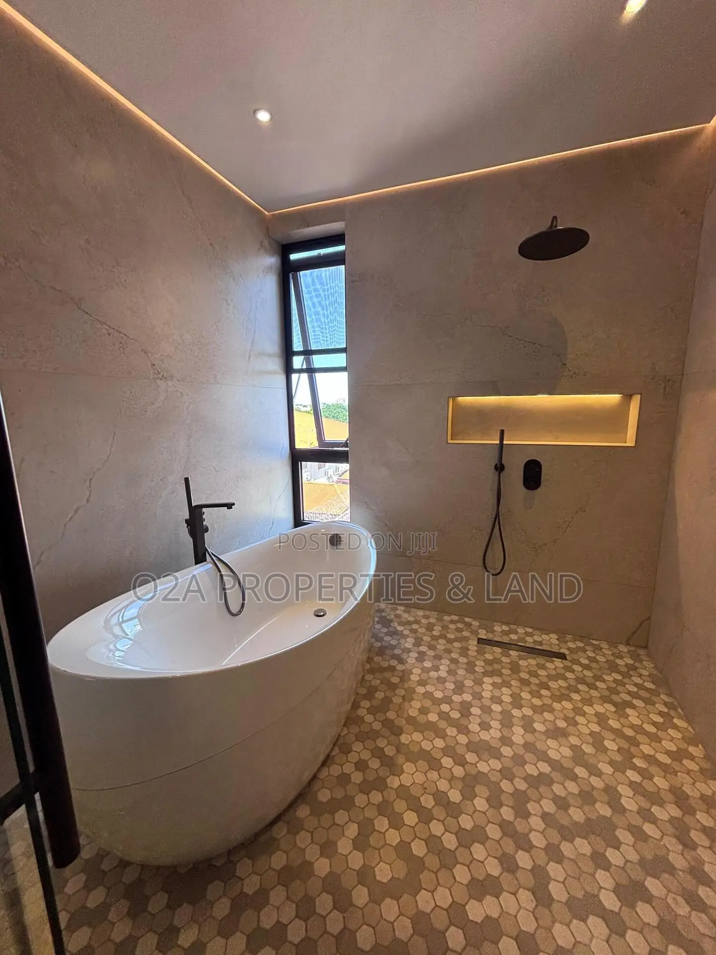 4bdrm House in Cantonments, Acquinas for rent in Acquinas