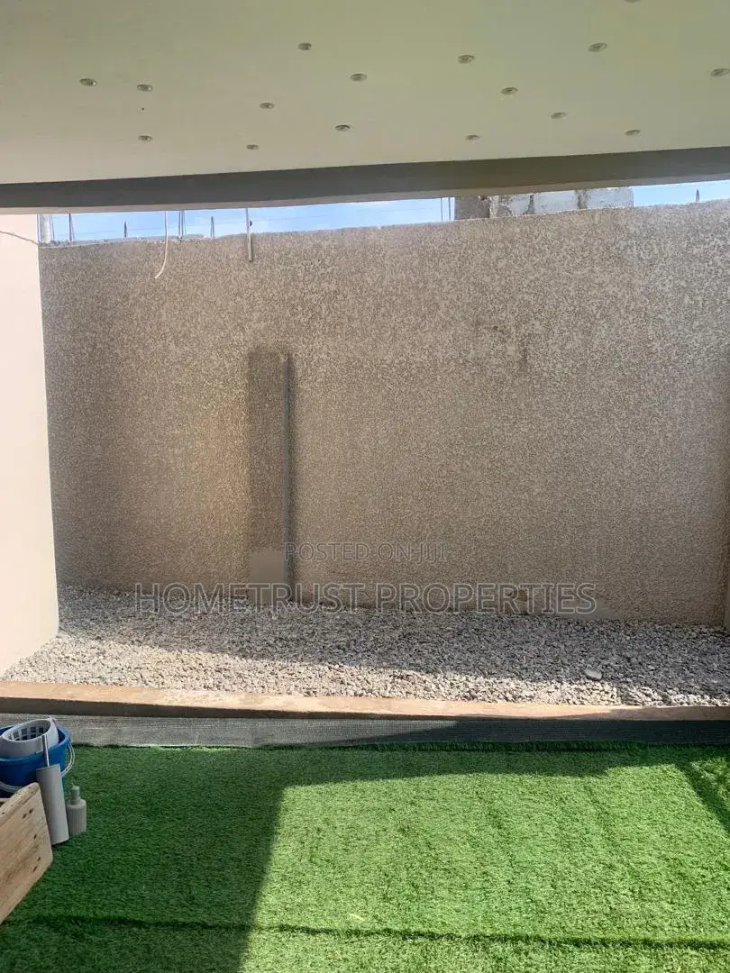 3bdrm Duplex in Adenta Powerland for rent in School Park Area
