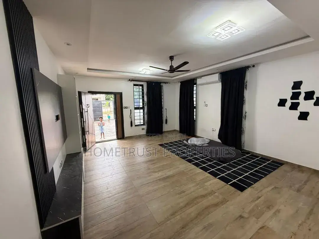 3bdrm Duplex in Ashongman Estate, Police Station for sale in Police Station