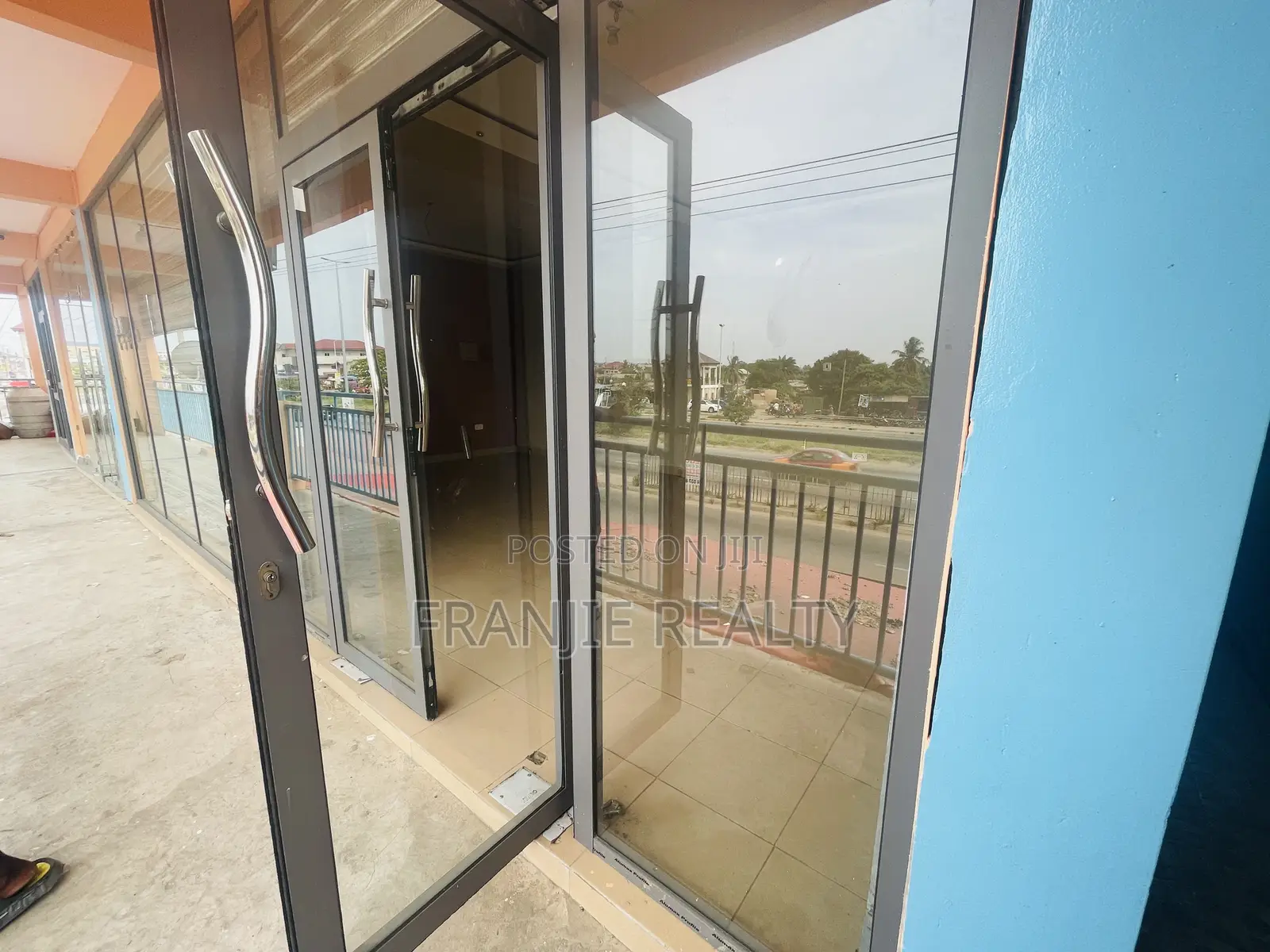 Shop/Office Space for Rent at Awoshie in Awoshie