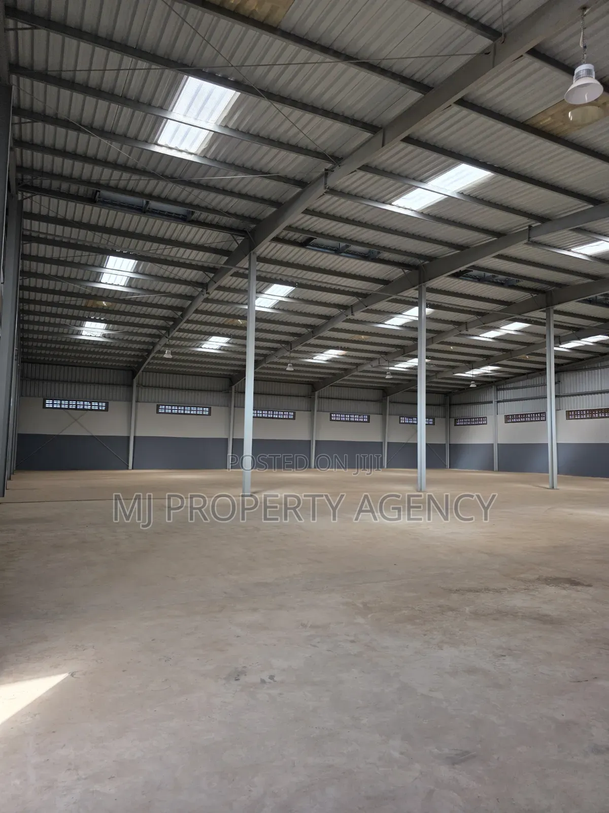 2000 SQM Warehouse Newly Built in Tema in Community 25