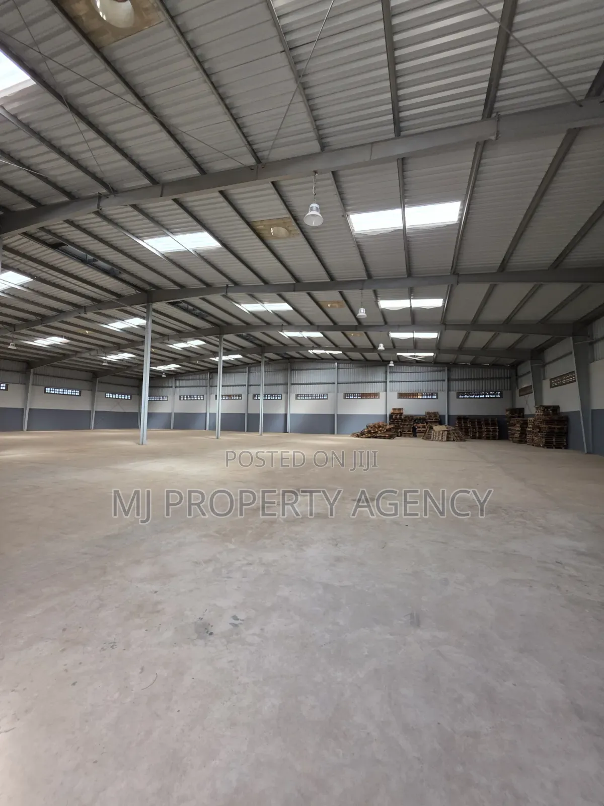 2000 SQM Warehouse Newly Built in Tema in Community 25
