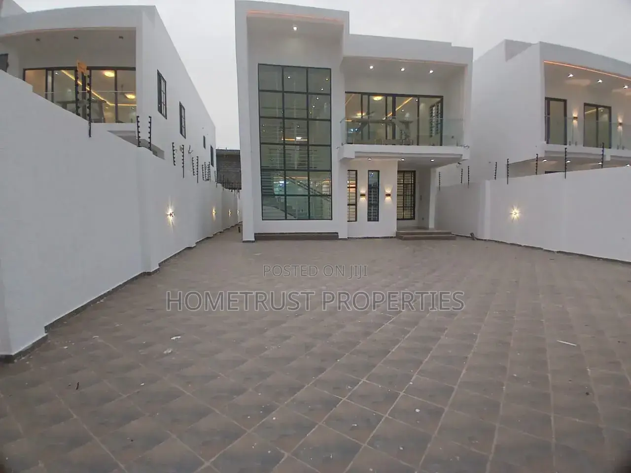 4bdrm Duplex in East Legon Hills, Boundary Road Area for sale in Boundary Road Area