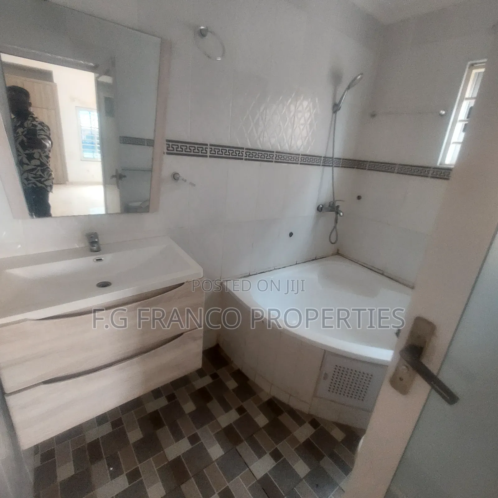 3bdrm House in Kg Franco Properties, Spintex for rent in Spintex