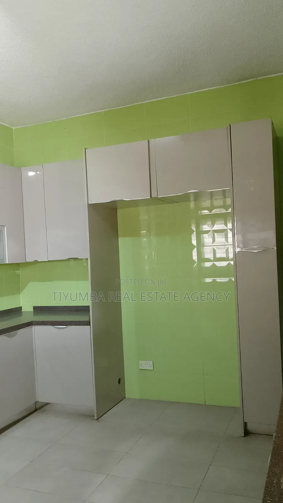 5bdrm House in Tiyumba Real Estate, Pillar 2 for rent in Pillar 2