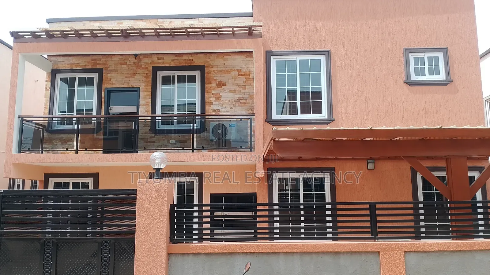 3bdrm Duplex in Tiyumba Real Estate, The Mall for rent in The Mall